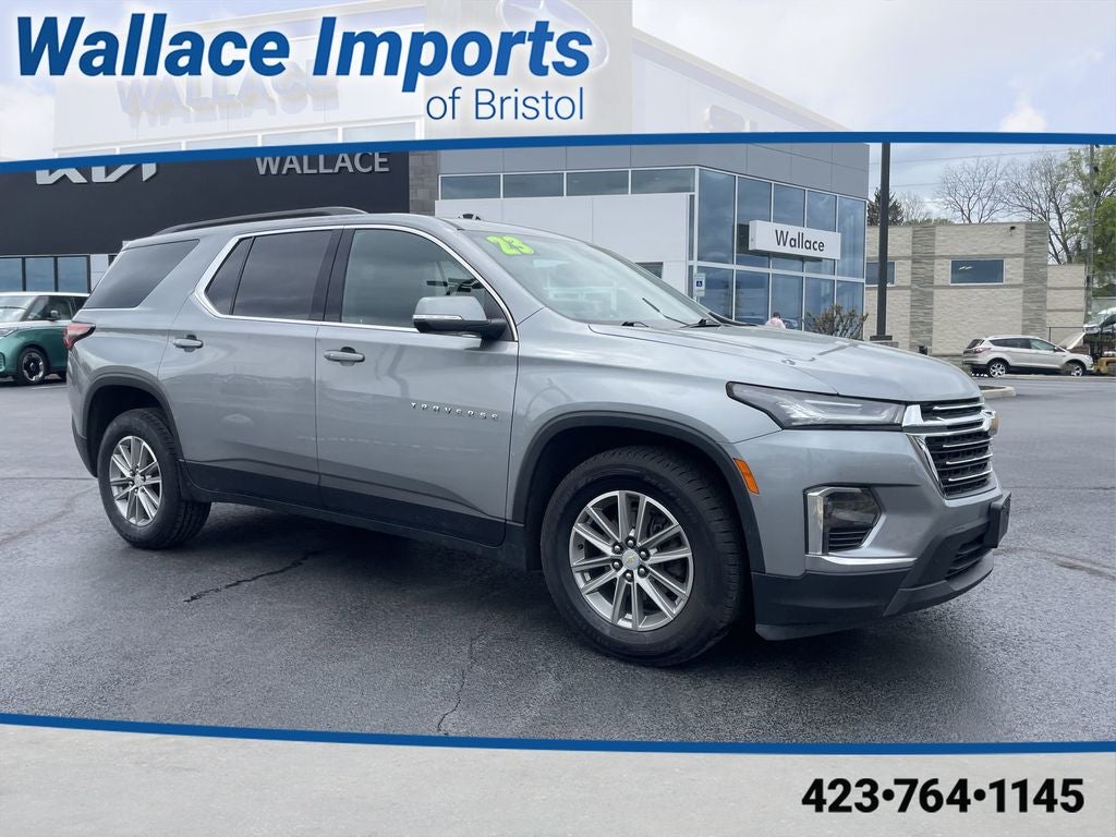 2023 Chevrolet Traverse LT 1LT in Sterling Gray Metallic — front three-quarter view