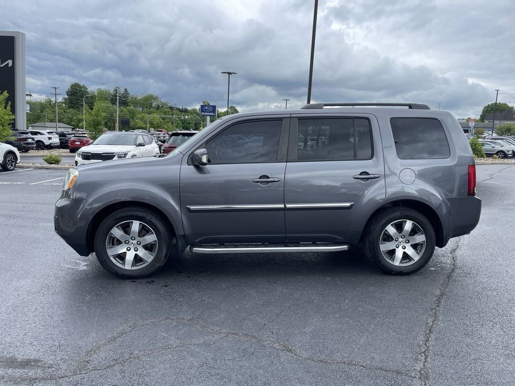 2015 Honda Pilot — rear three-quarter view