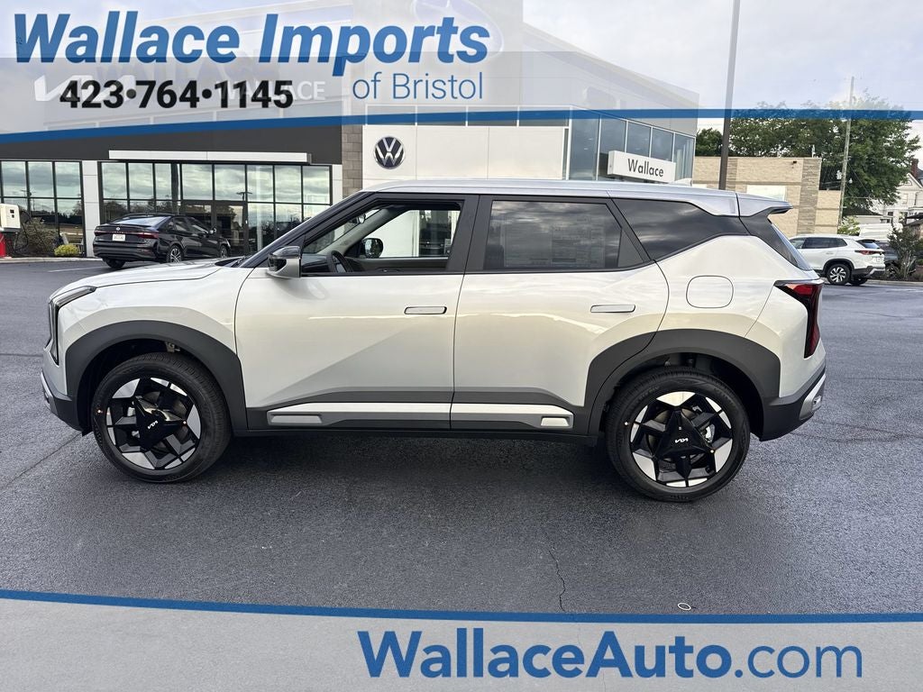 2027 Kia Seltos S in Ivory Silver — front three-quarter view